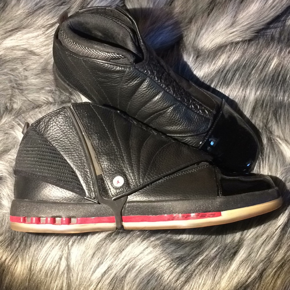 Jordan XVIII Size 12. Nike Excellent condition.